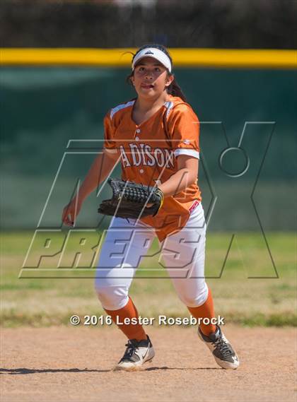 Thumbnail 1 in JV: MacArthur vs Madison JV photogallery.