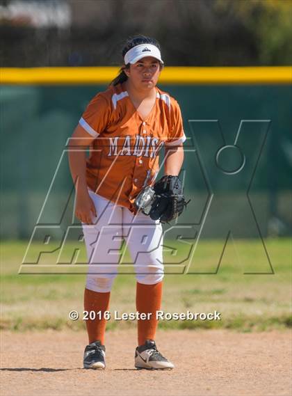 Thumbnail 3 in JV: MacArthur vs Madison JV photogallery.