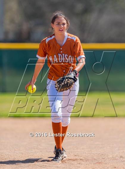 Thumbnail 2 in JV: MacArthur vs Madison JV photogallery.