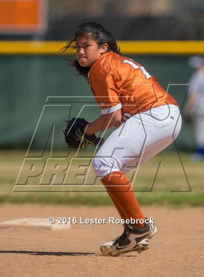 Thumbnail 2 in JV: MacArthur vs Madison JV photogallery.