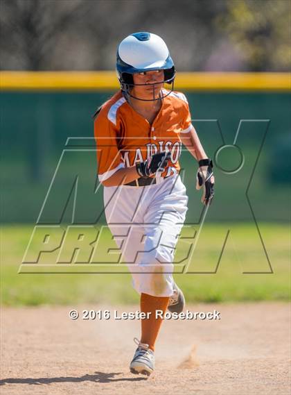 Thumbnail 3 in JV: MacArthur vs Madison JV photogallery.