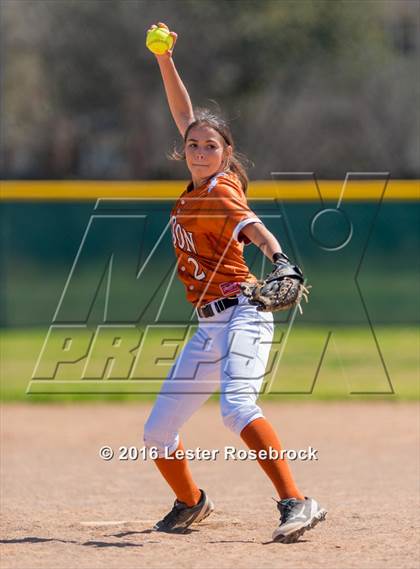 Thumbnail 2 in JV: MacArthur vs Madison JV photogallery.
