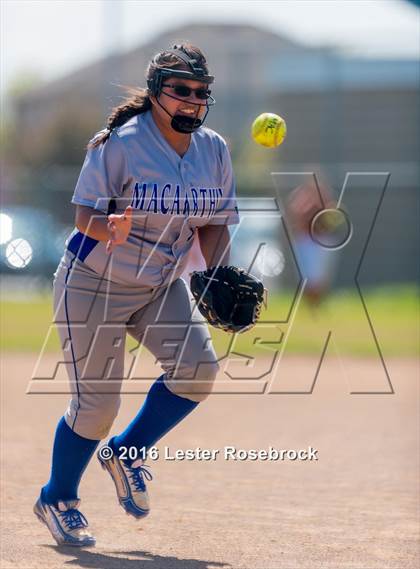 Thumbnail 2 in JV: MacArthur vs Madison JV photogallery.