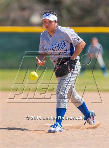 Thumbnail 3 in JV: MacArthur vs Madison JV photogallery.
