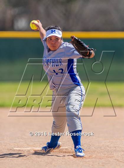 Thumbnail 1 in JV: MacArthur vs Madison JV photogallery.