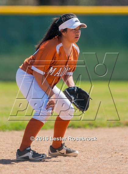 Thumbnail 2 in JV: MacArthur vs Madison JV photogallery.