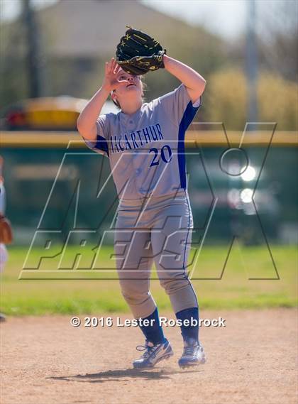Thumbnail 3 in JV: MacArthur vs Madison JV photogallery.