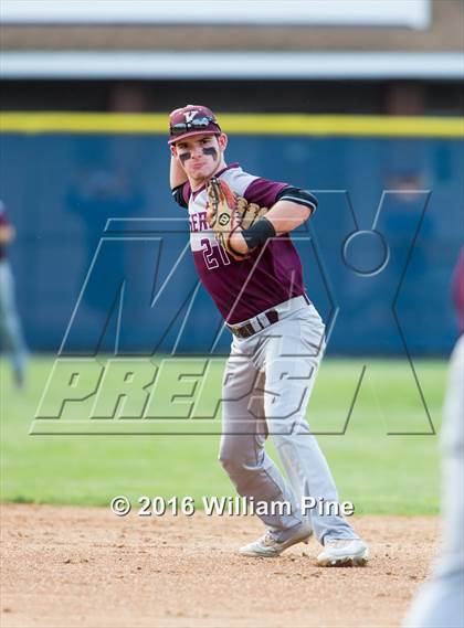 Thumbnail 2 in Corning-Painted Post vs Kingston (NYSPHSAA Class AA Regional Semifinal) photogallery.
