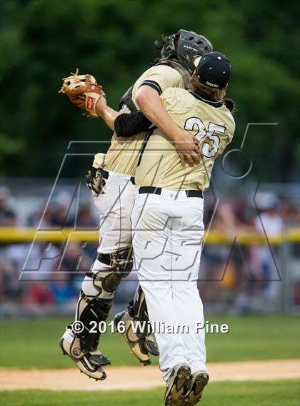 Thumbnail 2 in Corning-Painted Post vs Kingston (NYSPHSAA Class AA Regional Semifinal) photogallery.