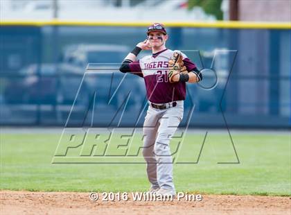 Thumbnail 3 in Corning-Painted Post vs Kingston (NYSPHSAA Class AA Regional Semifinal) photogallery.