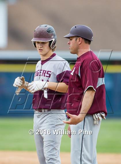 Thumbnail 1 in Corning-Painted Post vs Kingston (NYSPHSAA Class AA Regional Semifinal) photogallery.