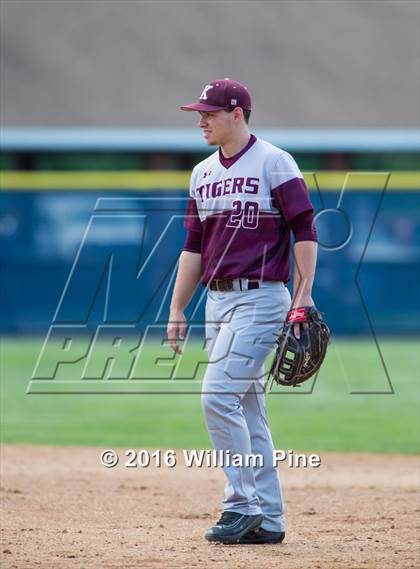 Thumbnail 2 in Corning-Painted Post vs Kingston (NYSPHSAA Class AA Regional Semifinal) photogallery.