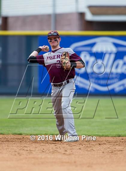 Thumbnail 2 in Corning-Painted Post vs Kingston (NYSPHSAA Class AA Regional Semifinal) photogallery.