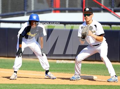 Thumbnail 2 in Bright Star Secondary Charter Academy vs. King/Drew (CIF LACS D3 Playoffs) photogallery.