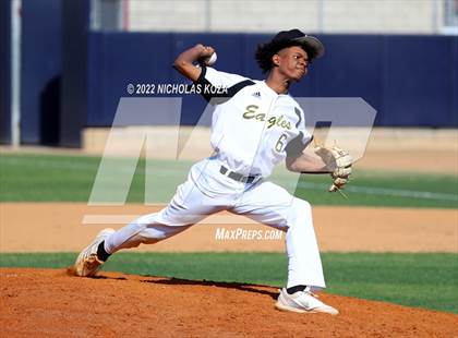 Thumbnail 2 in Bright Star Secondary Charter Academy vs. King/Drew (CIF LACS D3 Playoffs) photogallery.