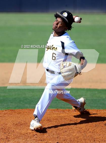 Thumbnail 2 in Bright Star Secondary Charter Academy vs. King/Drew (CIF LACS D3 Playoffs) photogallery.
