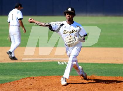 Thumbnail 3 in Bright Star Secondary Charter Academy vs. King/Drew (CIF LACS D3 Playoffs) photogallery.