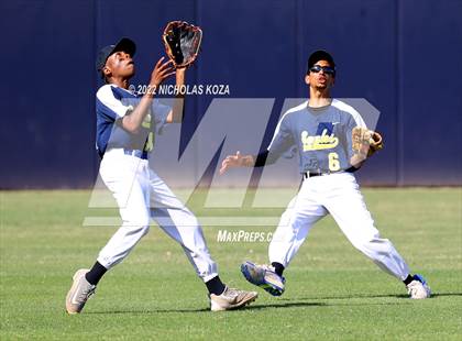 Thumbnail 2 in Bright Star Secondary Charter Academy vs. King/Drew (CIF LACS D3 Playoffs) photogallery.