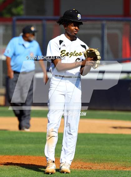 Thumbnail 3 in Bright Star Secondary Charter Academy vs. King/Drew (CIF LACS D3 Playoffs) photogallery.