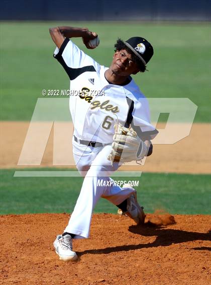 Thumbnail 2 in Bright Star Secondary Charter Academy vs. King/Drew (CIF LACS D3 Playoffs) photogallery.