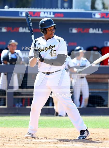 Thumbnail 2 in Bright Star Secondary Charter Academy vs. King/Drew (CIF LACS D3 Playoffs) photogallery.