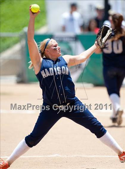 Thumbnail 3 in Mater Dei vs Madison (CIF SDS D4 Final) photogallery.