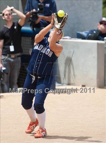 Thumbnail 3 in Mater Dei vs Madison (CIF SDS D4 Final) photogallery.