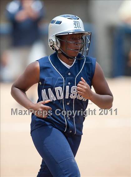 Thumbnail 3 in Mater Dei vs Madison (CIF SDS D4 Final) photogallery.