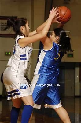 Thumbnail 1 in Garey @ Charter Oak photogallery.