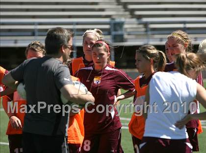 Thumbnail 3 in Rocky Mountain vs. Arapahoe (5A Semifinal) photogallery.