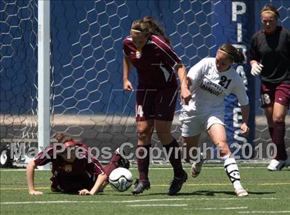 Thumbnail 1 in Rocky Mountain vs. Arapahoe (5A Semifinal) photogallery.
