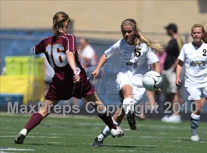 Thumbnail 1 in Rocky Mountain vs. Arapahoe (5A Semifinal) photogallery.