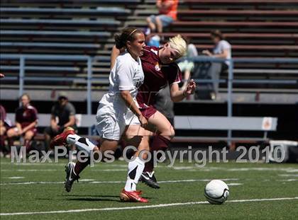 Thumbnail 3 in Rocky Mountain vs. Arapahoe (5A Semifinal) photogallery.