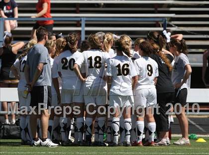 Thumbnail 3 in Rocky Mountain vs. Arapahoe (5A Semifinal) photogallery.