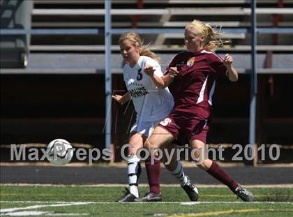 Thumbnail 2 in Rocky Mountain vs. Arapahoe (5A Semifinal) photogallery.