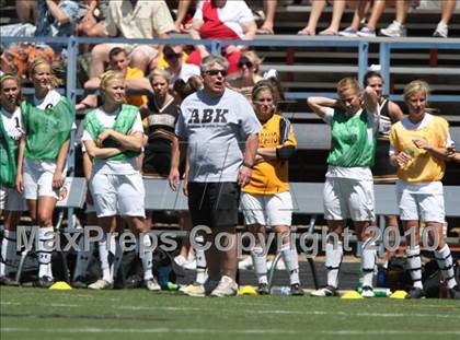 Thumbnail 1 in Rocky Mountain vs. Arapahoe (5A Semifinal) photogallery.