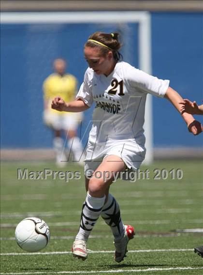 Thumbnail 3 in Rocky Mountain vs. Arapahoe (5A Semifinal) photogallery.