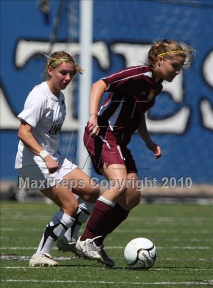 Thumbnail 3 in Rocky Mountain vs. Arapahoe (5A Semifinal) photogallery.