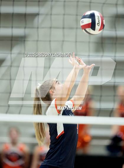 Thumbnail 1 in Lovejoy vs Wakeland (UIL5A Volleyball Area Playoff Division 2) photogallery.