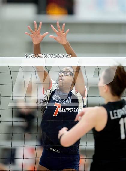 Thumbnail 3 in Lovejoy vs Wakeland (UIL5A D2 Volleyball Area) photogallery.