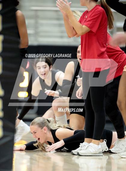 Thumbnail 2 in Lovejoy vs Wakeland (UIL5A D2 Volleyball Area) photogallery.