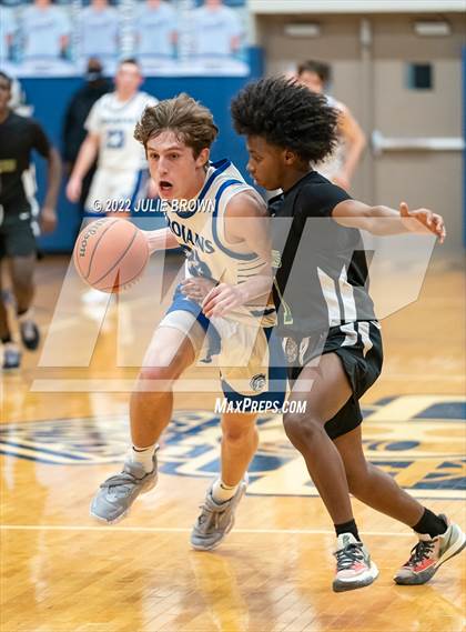 Thumbnail 2 in Indianapolis Crispus Attucks @ Indianapolis Bishop Chatard photogallery.
