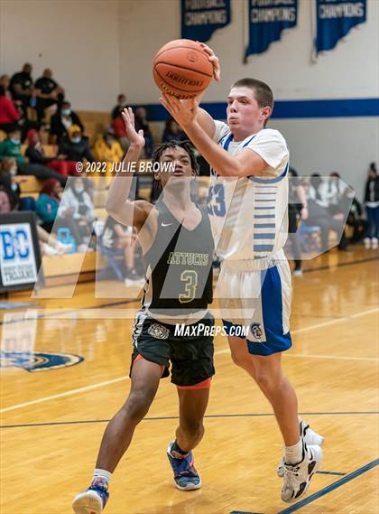 Thumbnail 3 in Indianapolis Crispus Attucks @ Indianapolis Bishop Chatard photogallery.