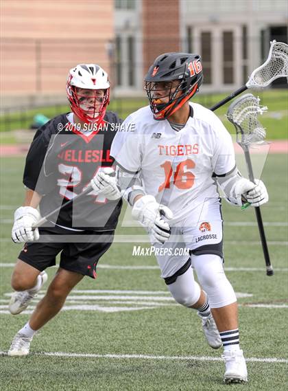 Thumbnail 3 in Wellesley @ Newton North (MIAA D1 South 1st Round) photogallery.