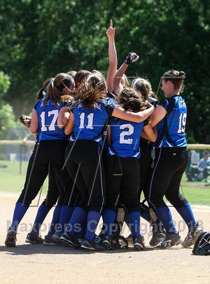 Thumbnail 1 in Brockport vs. Clarence (NYSPHSAA Class AA Western Regional) photogallery.