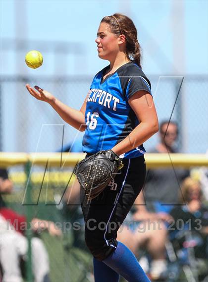 Thumbnail 1 in Brockport vs. Clarence (NYSPHSAA Class AA Western Regional) photogallery.