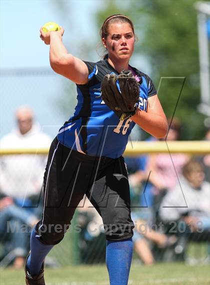 Thumbnail 2 in Brockport vs. Clarence (NYSPHSAA Class AA Western Regional) photogallery.