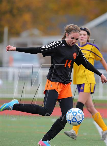 Thumbnail 2 in Holland vs. Keshequa (Section 6 Class C Final) photogallery.