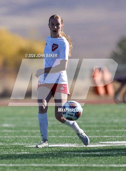 Thumbnail 3 in Equipo Academy vs. Truckee (NIAA 3A State Semifinals) photogallery.