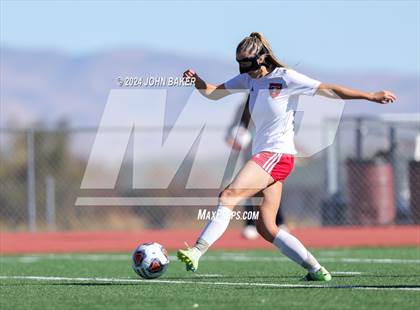 Thumbnail 1 in Equipo Academy vs. Truckee (NIAA 3A State Semifinals) photogallery.